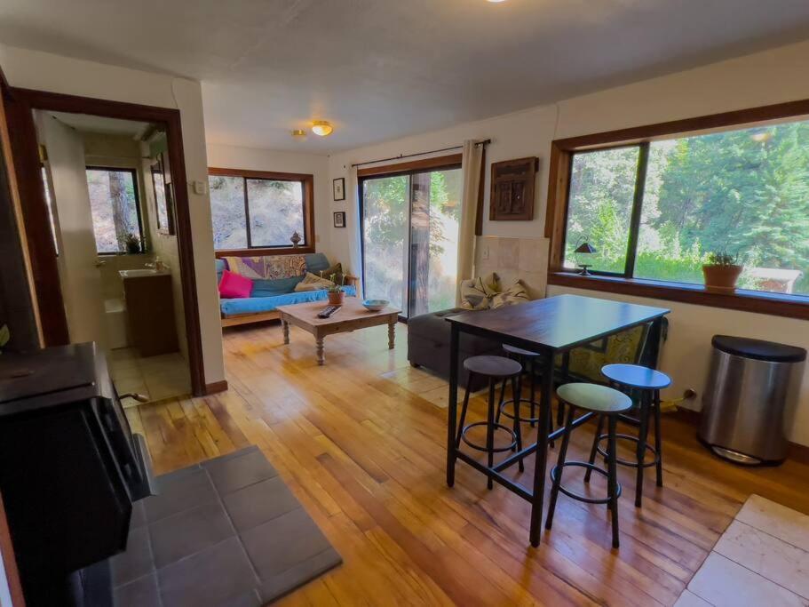 Little House In The Redwoods With A Hot Tub! Διαμέρισμα Garberville Εξωτερικό φωτογραφία