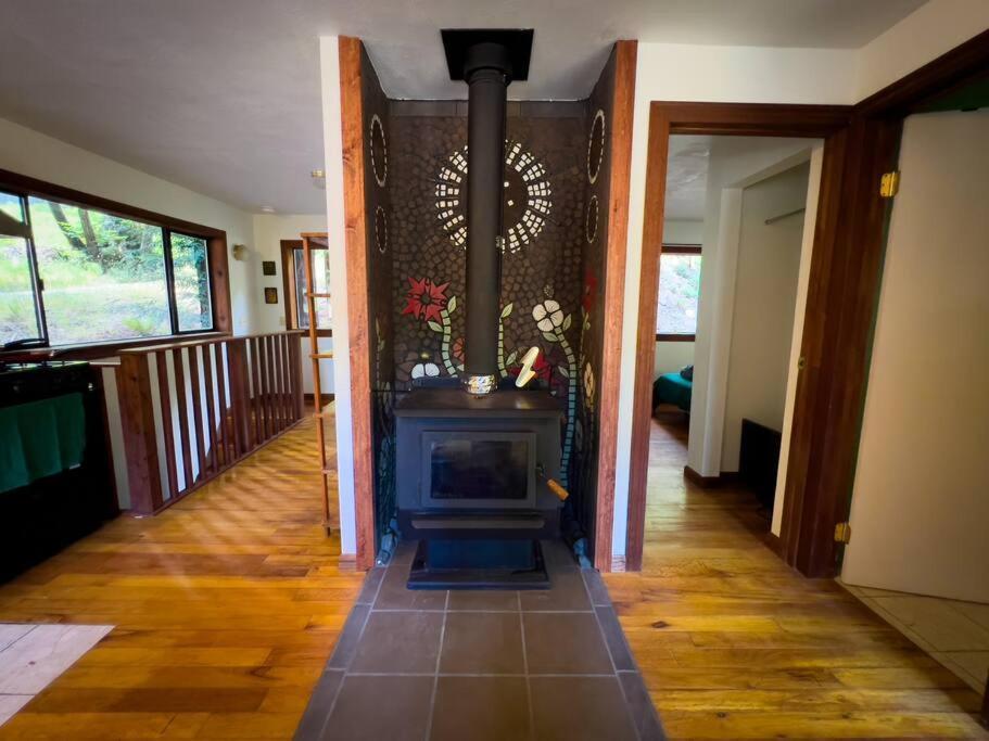 Little House In The Redwoods With A Hot Tub! Διαμέρισμα Garberville Εξωτερικό φωτογραφία